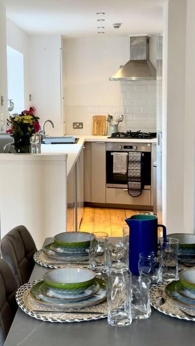 The Quirky Quarter- 2Bedrooms Apartment Ливерпуль Экстерьер фото