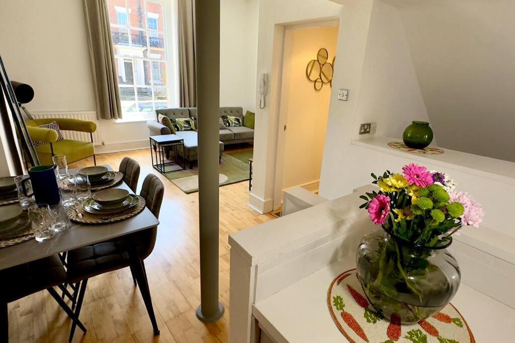The Quirky Quarter- 2Bedrooms Apartment Ливерпуль Экстерьер фото